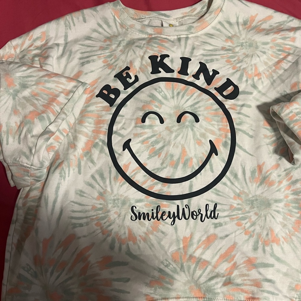Pull over tie dye shirt😁😁😁